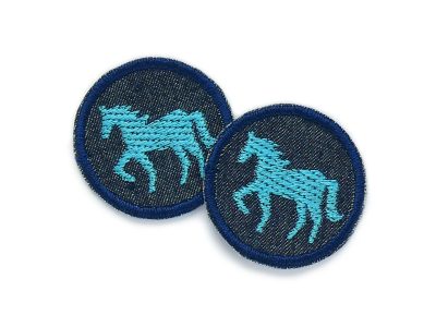 Mini Pferde-Patches aus dunkelblauem Jeansstoff mit gestickten hellblauen Pferden, jeweils Ø 4 cm, Mini-Bügelflicken für Kinder zum Aufbügeln handmade Berlin