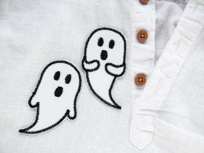 Zwei weiße Gespenster Patches 8 x 4,5 cm aus Baumwollstoff, Gespenster-Bügelbilder Halloween handmade Berlin Piratenbande