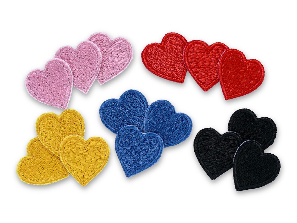 Mini Herz Patches 3er Set alle 5 Farben – altrosa gelb rot blau schwarz, gesticktes Herz 3 x 3 cm aus Baumwollstoff, Herz-Mini-Bügelflicken handmade Berlin