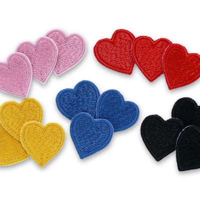 Mini Herz Patches 3er Set alle 5 Farben – altrosa gelb rot blau schwarz, gesticktes Herz 3 x 3 cm aus Baumwollstoff, Herz-Mini-Bügelflicken handmade Berlin
