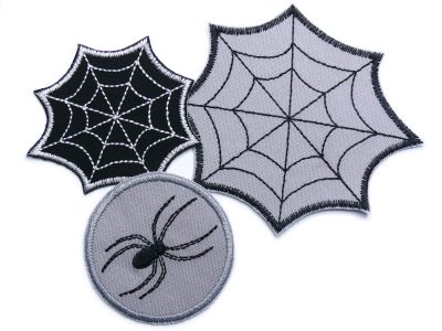 3er-Set Spinnen-Patches aus Baumwollstoff: gestickte Spinne ø 5,5 cm und zwei Spinnennetz-Bügelflicken in schwarz und grau, zum Aufbügeln auf Kleidung, handmade Berlin