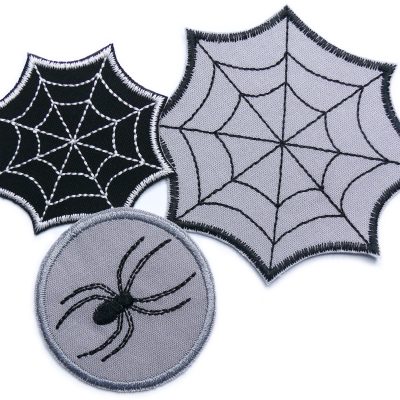 3er-Set Spinnen-Patches aus Baumwollstoff: gestickte Spinne ø 5,5 cm und zwei Spinnennetz-Bügelflicken in schwarz und grau, zum Aufbügeln auf Kleidung, handmade Berlin
