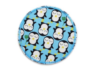 Pinguin Hosenflicken aus hellblauem Baumwollcanvas mit kleinen Pinguin-Motiven, Ø 8 cm, runder Bügelflicken für Kinderhosen zum Aufbügeln, handmade Berlin