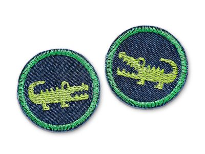 Zwei runde Mini-Jeansflicken aus dunkelblauem Jeansstoff mit gesticktem grünen Krokodil, Ø 4 cm, Krokodil-Mini-Aufnäher 2er Set zum Aufbügeln handmade Berlin