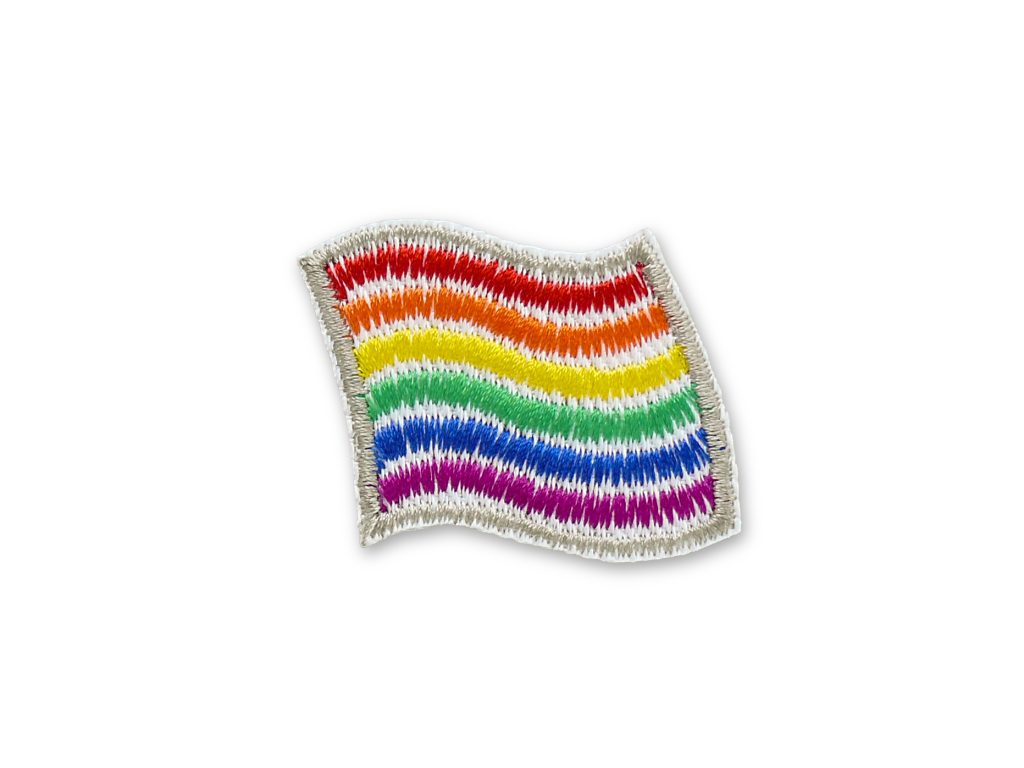 Regenbogen Flagge Patch Pride Aufnäher 4 x 3,5 cm aus weißem Jeansstoff alle Regenbogenfarben gestickt, Pride-Bügelpatch handmade Berlin
