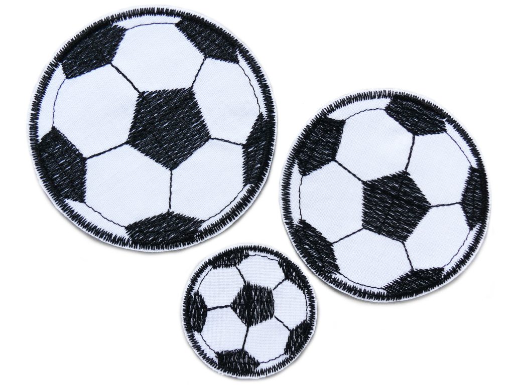 Fußball Patches zum aufbügeln für Kinder in 3 Größen – gestickter Fußball Bügelflicken weiß/schwarz Ø 4 cm 6,5 cm 7,5 cm aus Baumwollstoff, Kinderhosen reparieren handmade Berlin