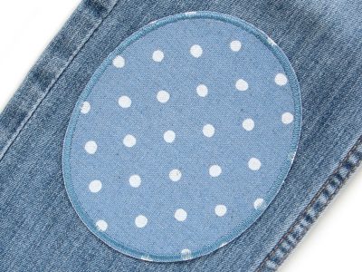 Pünktchen-Hosenflicken blaugrau 10 x 12 cm XL aus Baumwollcanvas auf Jeanshose, helle Pünktchen auf Blaugrau, Knieflicken für Kinder und Erwachsene handmade Berlin