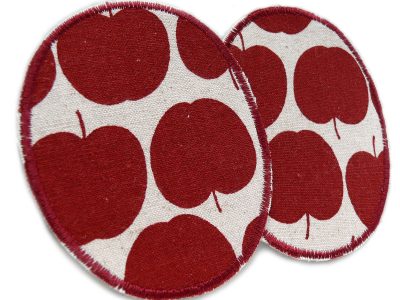 große Bügelflicken aus Canvas mit dunkelroten Äpfeln, Nahaufnahme, – Apfel-Knieflicken 8 x 10 cm naturfarben-dunkelrot, Hosenflicken handmade Berlin Piratenbande
