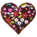 Herz Aufnäher Retro Blumen braun, 8,5 x 8 cm