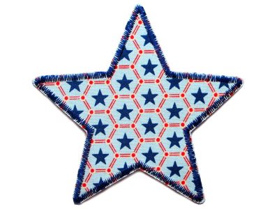 Stern Sternchen blau Aufnäher aus hellblauem Baumwollstoff, 10 x 10 cm, dunkelblaue Sternchen und rote Akzente Allover-Muster, Stern-Bügelflicken für Kinderhosen handmade Berlin
