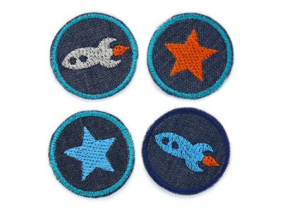 4er-Set runde Mini-Jeansflicken aus dunkelblauem Jeansstoff mit gestickten Raketen- und Stern-Motiven, jeweils ø 4 cm, kleine Aufnäher zum Aufbügeln auf Hosen und Jacken, handmade Berlin