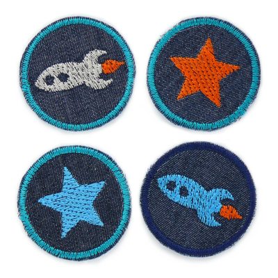 4er-Set runde Mini-Jeansflicken aus dunkelblauem Jeansstoff mit gestickten Raketen- und Stern-Motiven, jeweils ø 4 cm, kleine Aufnäher zum Aufbügeln auf Hosen und Jacken, handmade Berlin