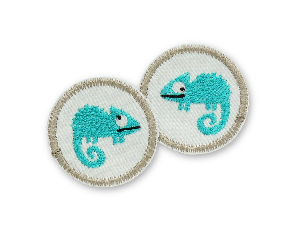 2 Chamäleon Patches Ø 4 cm aus weißem Jeansstoff mit gesticktem türkisfarbenen Chamäleon, Chamäleon Mini-Bügelflicken handmade Berlin