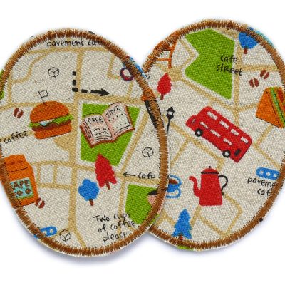 2 Citylife-Knieflicken aus hellem Baumwollcanvas mit buntem Stadtplan-Muster – Straßen, Parks, Cafés und Häuser – jeweils 6 x 8 cm, Bügelflicken für schmale Kinderhosen handmade Berlin