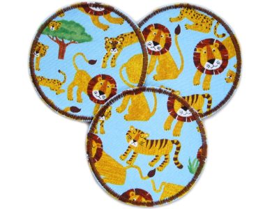 Safari-Tiere Bügelflicken mit Löwen und Tiger, hellblauer Baumwoll-Hosenflicken Ø 8 cm, runder Safari-Aufnäher handmade Berlin
