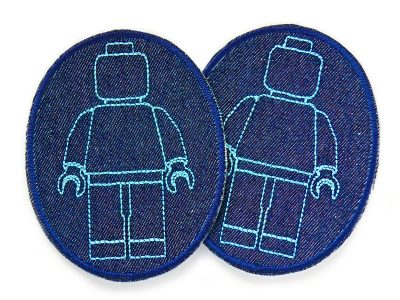 2 Bausteinmännchen-Knieflicken aus dunkelblauem Jeansstoff mit gestickten hellblauen Spielfiguren, jeweils 8 x 10 cm, Bügelflicken für Kinderhosen Lego-Fans handmade Berlin