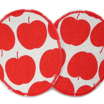 Ovale Apfel-Knieflicken aus naturfarbenem Baumwollcanvas mit roten Äpfeln, 8 x 10 cm oder 10 x 12 cm, Bügelflicken für Kinderhosen handmade Berlin