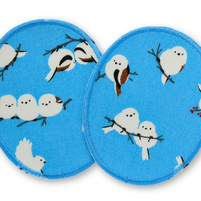 2 Wintervögel-Knieflicken aus blauem Baumwollcanvas mit kleinen weißen Vögeln Allover-Muster, jeweils 8 x 10 cm, ovale Bügelflicken für Kinderhosen handmade Berlin