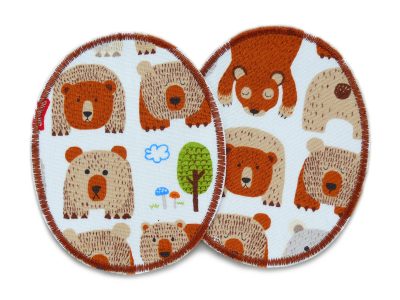 2 Bären-Knieflicken aus hellem Baumwollstoff mit verschiedenen braunen Bären Allover-Muster, jeweils 8 x 10 cm, ovale Bügelflicken für Kinderhosen Unikat handmade Berlin