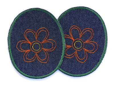 Knieflicken aus dunkelblauem Jeansstoff mit gestickter orangefarbener Blüte, 2 ovale Bügelflicken 8 x 10 cm, Blumen-Knieflicken für Kinderhosen und Jeanshosen handmade Berlin