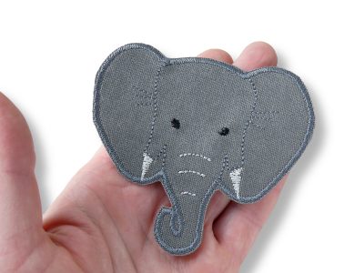 Elefant Aufnäher aus grauem Canvas mit gesticktem Elefantenkopf, 9 x 8,5 cm, Knieflicken zum Aufbügeln, einzelnes Elefantenmotiv handmade Berlin