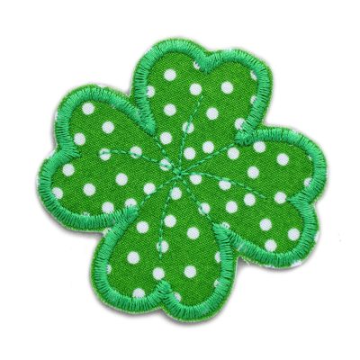 Grüner Kleeblatt-Aufnäher zum aufbügeln - 6 cm - gestickt auf Baumwollstoff, handmade in Berlin, als kleiner Flicken zum Reparieren von Hosenlöchern