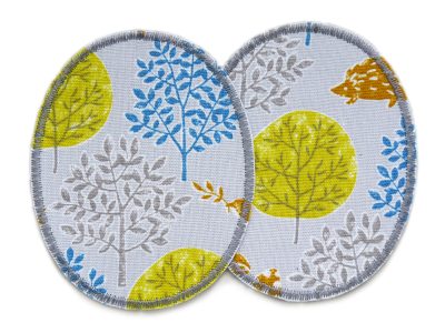 2 Wald-Knieflicken aus hellgrauem Baumwollcanvas mit Bäumen Sträuchern und Waldtieren Allover, jeweils 8 x 10 cm, Bügelflicken für Kinderhosen Unikat handmade Berlin