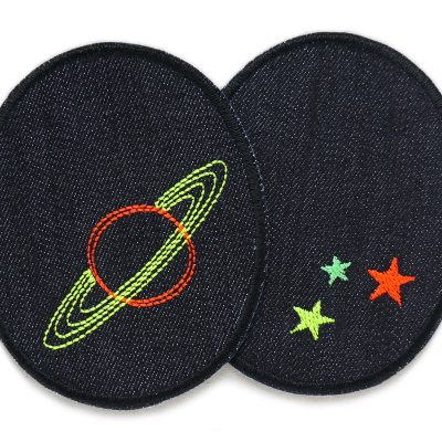 Zwei ovale Knieflicken aus schwarzem Jeansstoff mit gesticktem Saturn und Neonsternen, jeweils 8 x 10 cm, zum Aufbügeln auf Kinderhosen, handmade Berlin