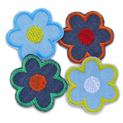 kleine Blumen Patches in 4 Farben