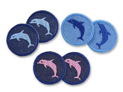 Mini Delfin-Jeansflicken in 3 Farbvarianten: Rosa Delfin, Hellblauer Delfin und Dunkelblauer Delfin, gesticktes Delfin-Motiv auf Jeansstoff, jeweils Ø 4 cm, Mini-Aufnäher 2er Set handmade Berlin