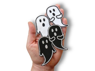 Set 4 Halloween Geister Aufnäher 8 x 4,5 cm alle vier Motive in schwarz und weiß aus Baumwollstoff, Halloween-Patches Gespenster Sparset handmade Berlin