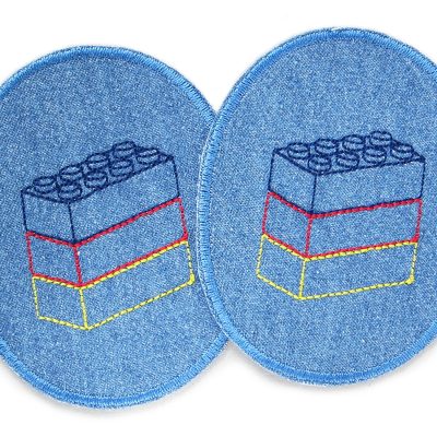 2 ovale Knieflicken aus mittelblauem Jeansstoff mit gestickten Bausteinen in Dunkelblau Rot und Gelb, 8 x 10 cm, Bügelflicken für Kinderhosen Lego-Fans handmade Berlin