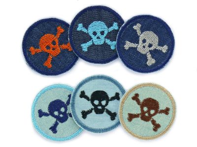 Mini Totenkopf-Patches aus Jeansstoff in sechs Farben (hellgrau, orange, hellblau, schwarz, braun, dunkelblau), ø 4 cm, zum Aufbügeln auf Kinderhosen und Jacken, handmade Berlin