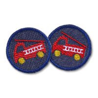 Mini Feuerwehr Patches zum aufbügeln, gestickte rote Feuerwehrautos auf dunkelblauem Jeansstoff