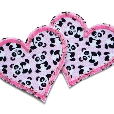 2 herzförmige Pandabär-Bügelflicken aus rosa Baumwollstoff mit schwarz-weißen Pandas, jeweils 5,5 x 5 cm, Panda-Herz-Aufnäher zum Aufbügeln handmade Berlin