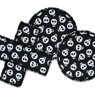 Hosenflicken-Set mit Hosenpflaster und 2 runden Flicken mit Mini-Totenköpfen, schwarz-weiß, Bügelflicken zum Reparieren von Löchern in Kinderhosen, handmade in Berlin