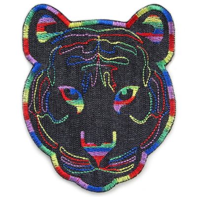 Gestickter Tiger-Bügelpatch in Regenbogenfarben auf schwarzem Jeansstoff, 12 x 10 cm, XL Tiger-Aufnäher zum Aufbügeln für Jeansjacken und Hosen handmade Berlin
