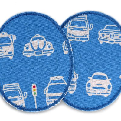 2 Auto-Knieflicken aus blassblauem Baumwollcanvas mit hellen Autos und Bussen Allover, jeweils 8 x 10 cm, Bügelflicken für Kinderhosen handmade Berlin