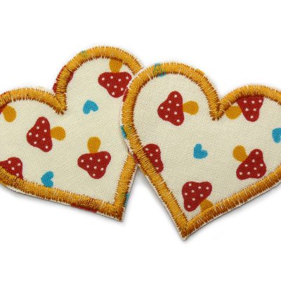 Herz Aufnäher zum aufbügeln mit kleinen Fliegenpilzen, Bügel-Patches Herz