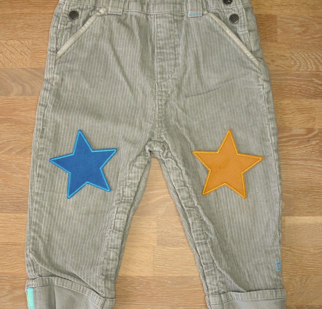 Stern Bügelflicken auf Kinderhose Größe 92